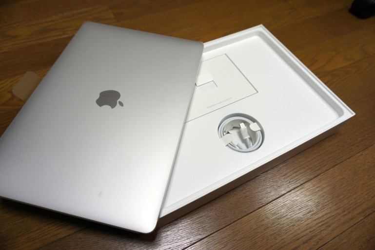 整備済み品のMacBook ProをアメリカのApple Storeから輸入した話 